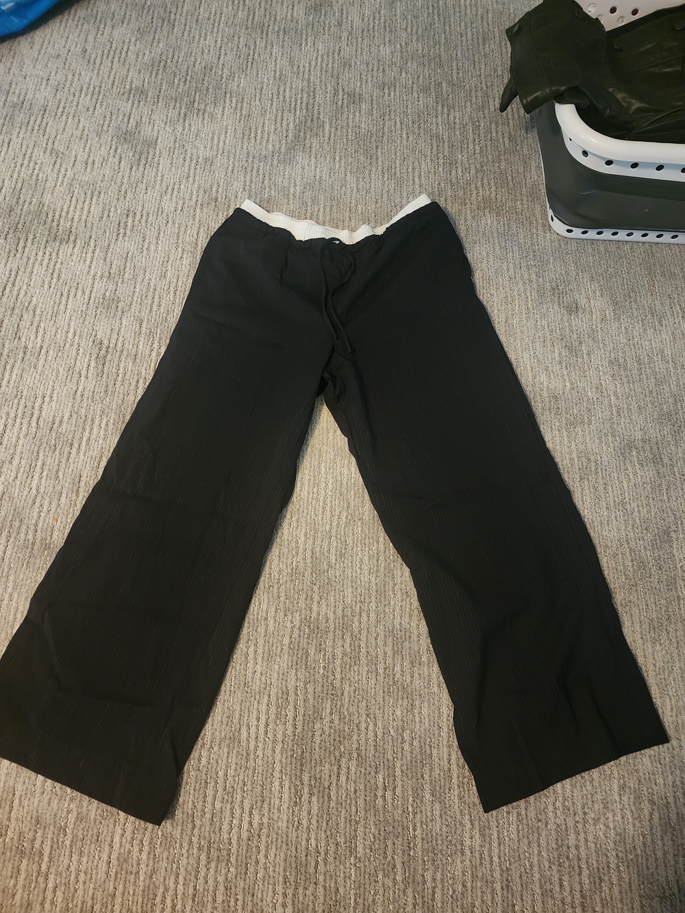 Aritzia Black Wide-Leg Straight Pants with Contrast Waist